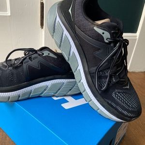 New Men’s Hoka One One - 9.5 - Gaviota 2 - Black